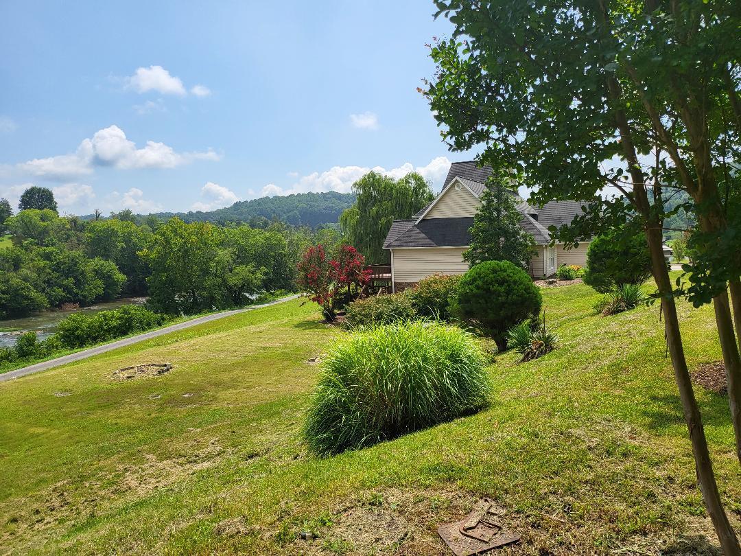 1 River Road Church Hill, TN 37642 - Photo 13 of 37 lot between houses