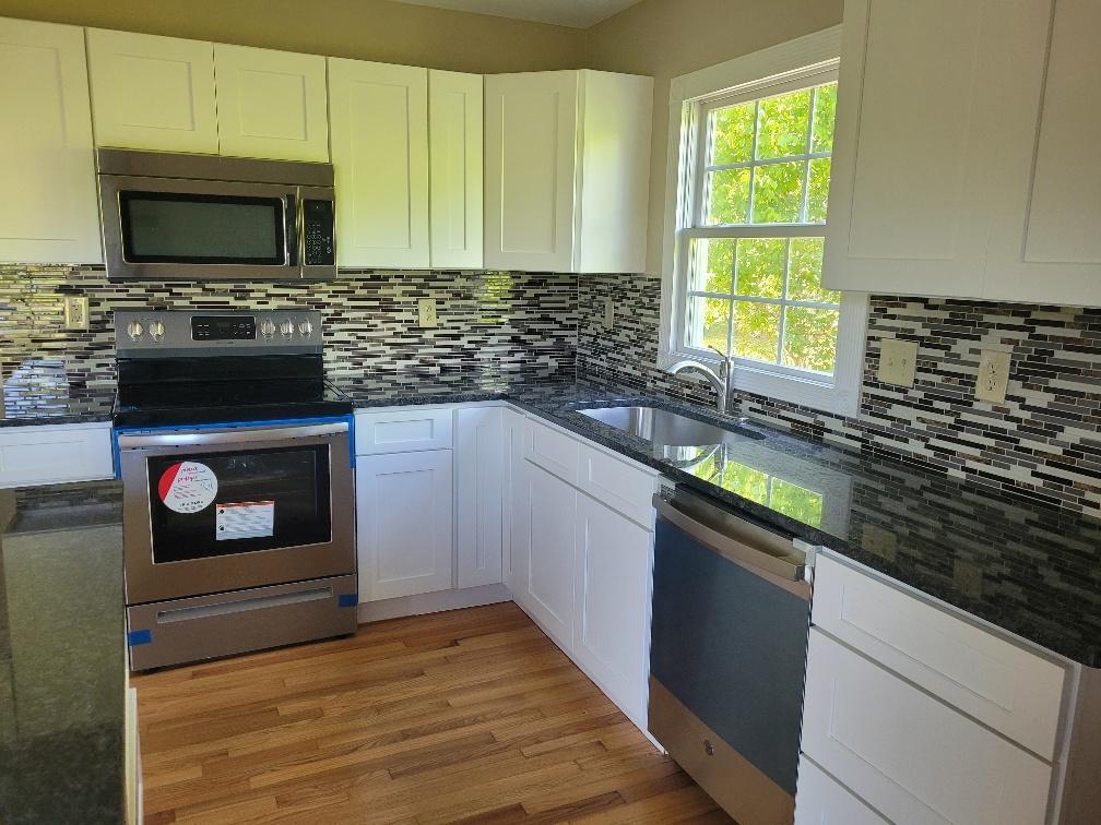 1 River Road Church Hill, TN 37642 - Photo 31 of 37 guest house kitchen