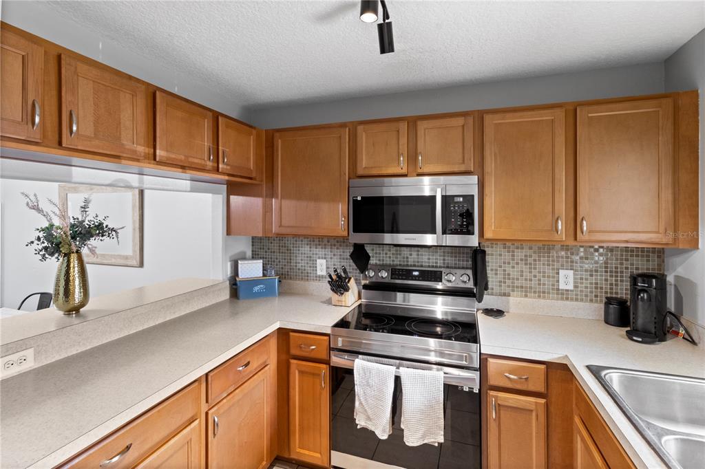 5462 Quarry Rock Road Lakeland, FL 33809 - Photo 9 of 33