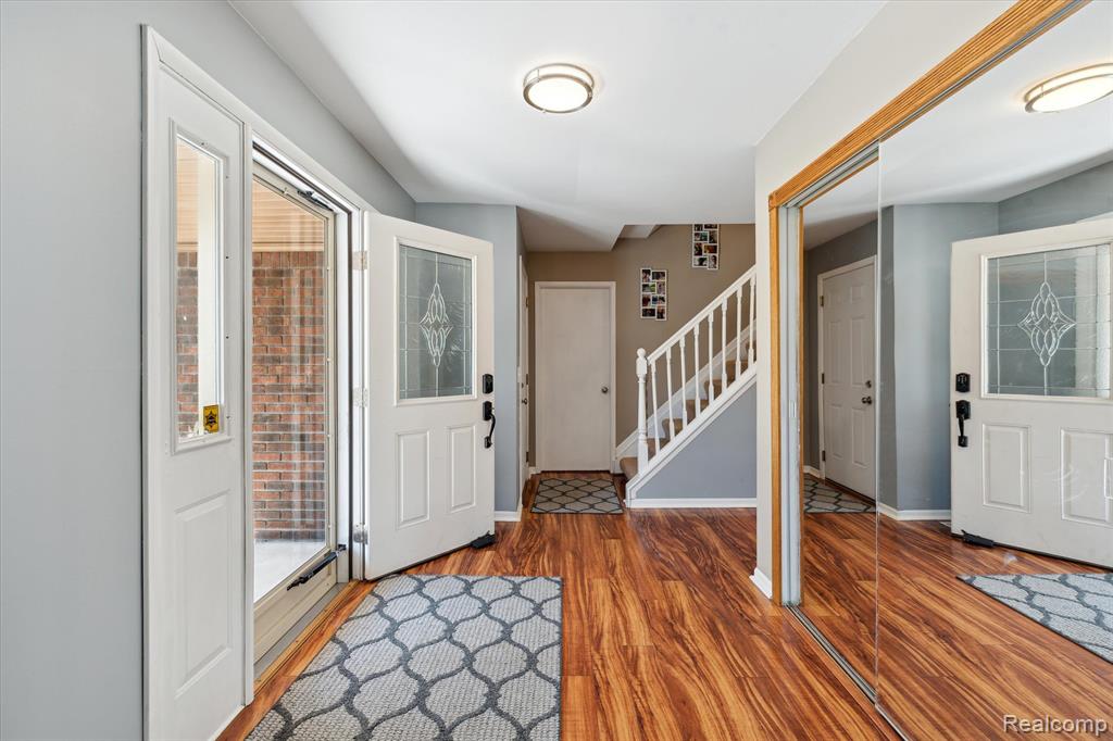 6746 Edgewood Road Canton, MI 48187 - Photo 4 of 63
