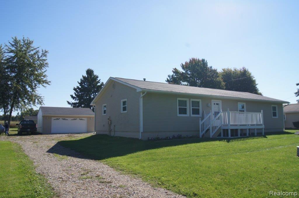 3879 Lippincott Road Lapeer, MI 48446 - Photo 2 of 22 3879 Lippincott 009.jpg
