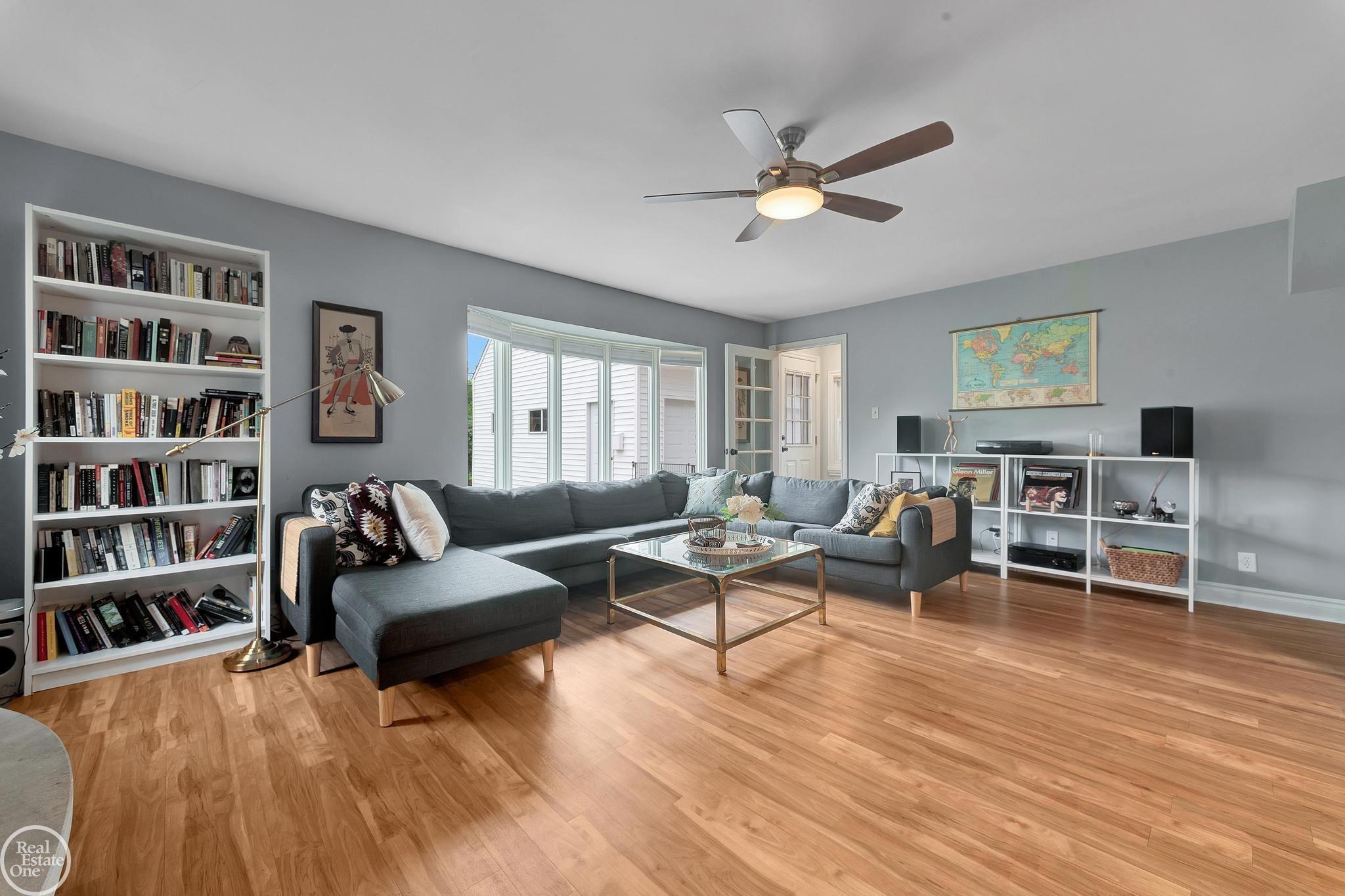 951 Hampton Road Grosse Pointe Woods, MI 48236 - Photo 30 of 85