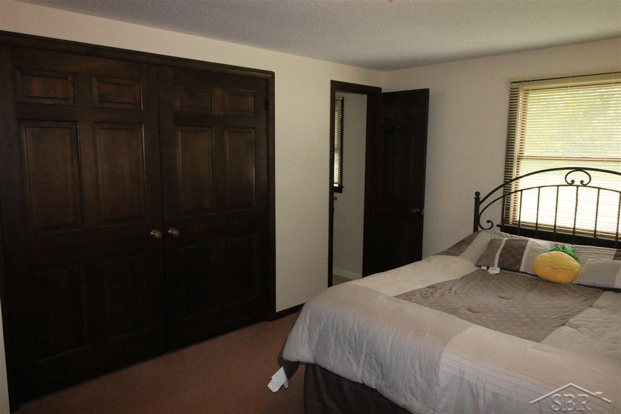 860 Stoneham Road Saginaw, MI 48638 - Photo 13 of 22 31303151-12.JPG
