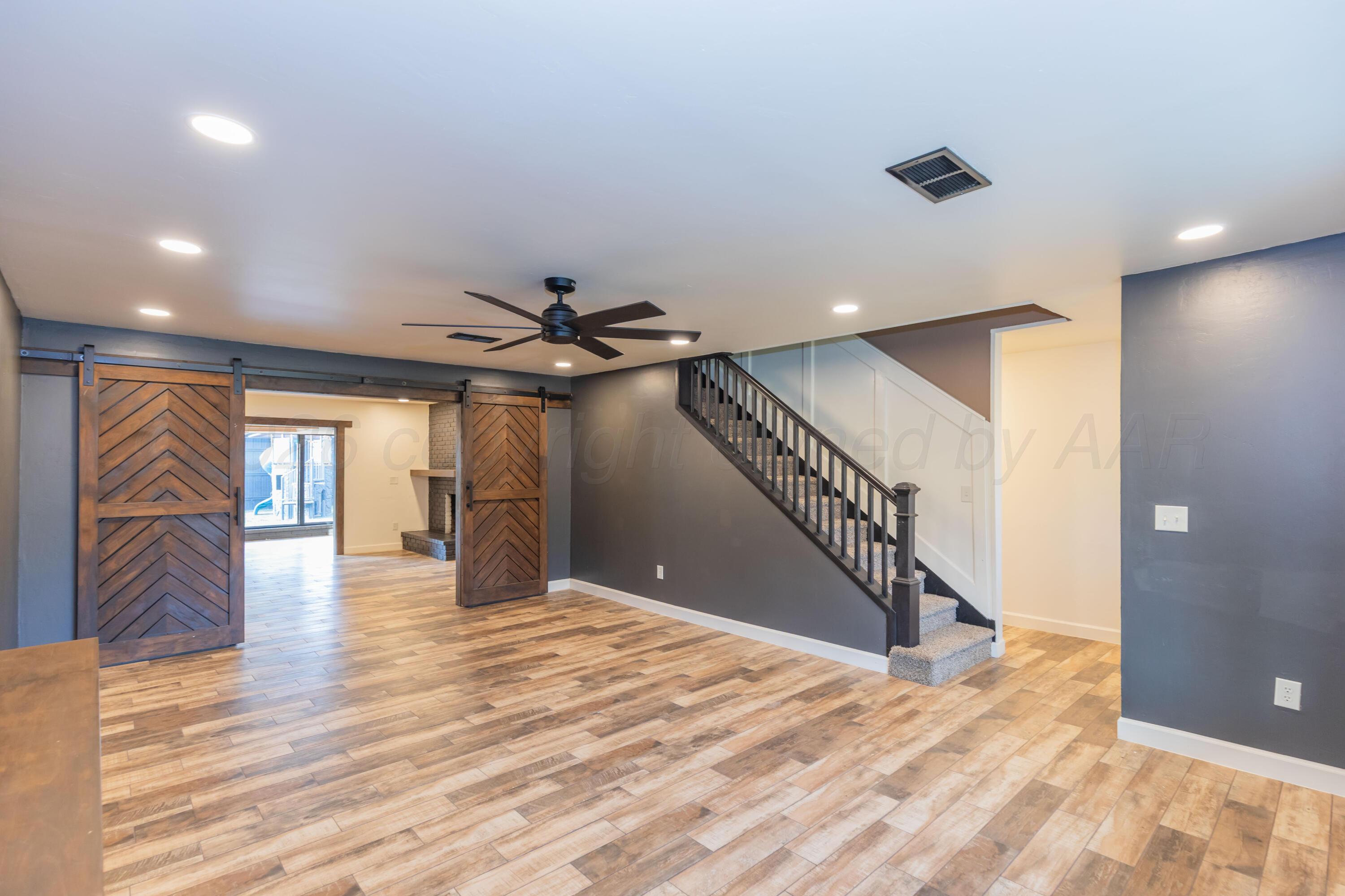 6117 Gainsborough Road Amarillo, TX 79106 - Photo 25 of 69 LIVING ROOM VIEW 2