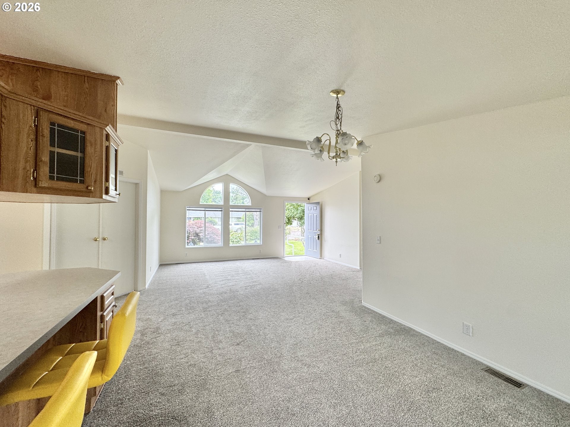 962 Rainbow Drive Springfield, OR 97477 - Photo 33 of 48 Family Room