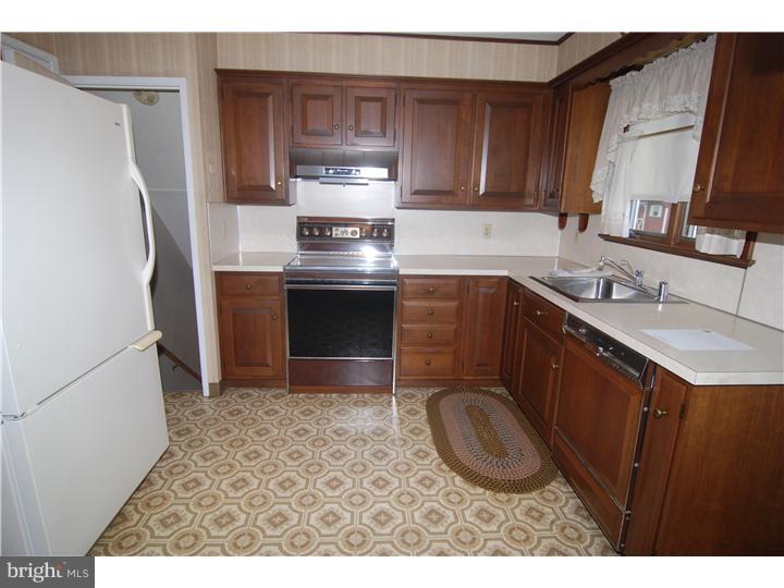 103 Lee Avenue Reading, PA 19607 - Photo 8 of 24