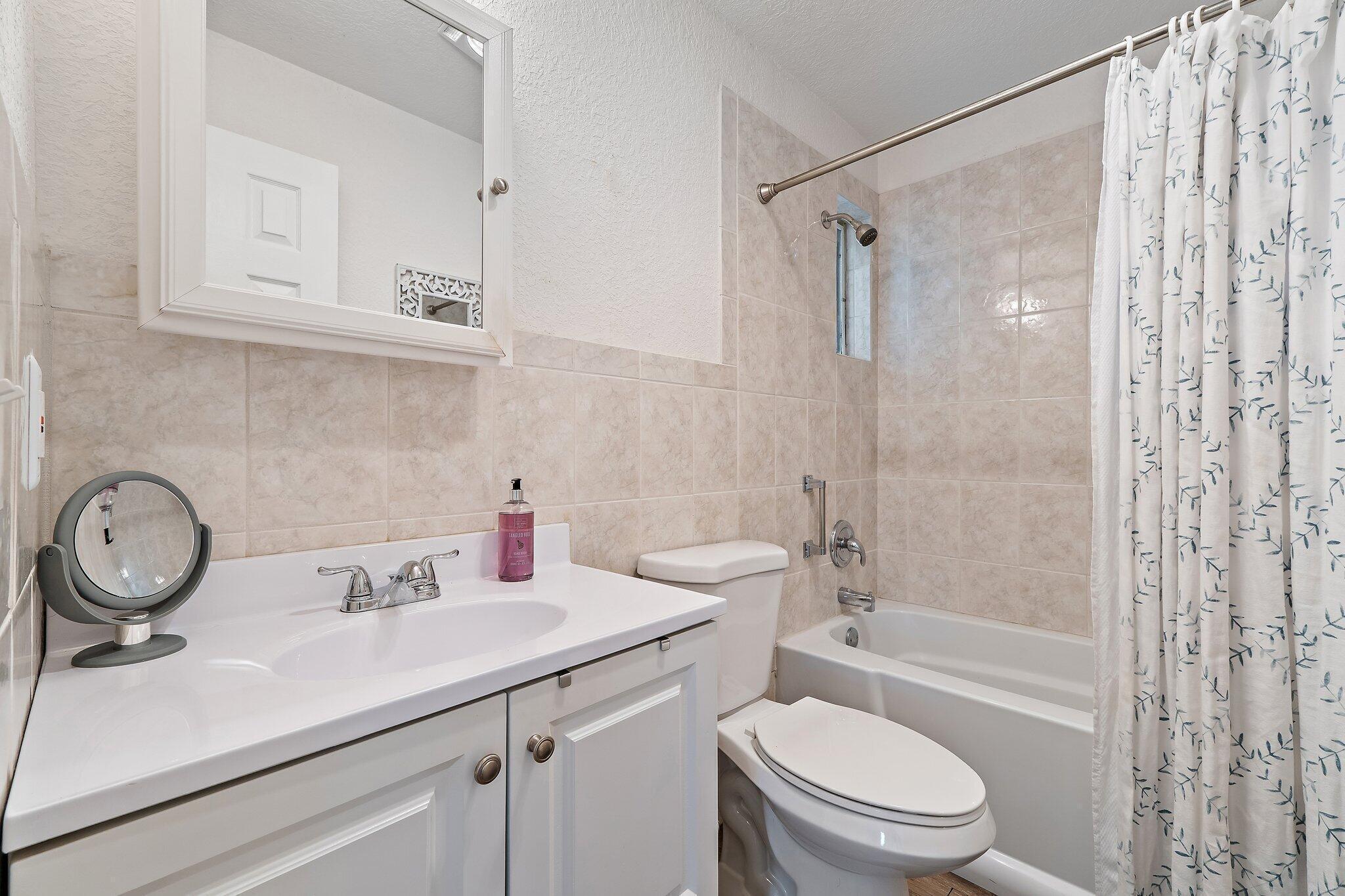 372 Franklin Road Tequesta, FL 33469 - Photo 16 of 21 20260313014720338936000000-o