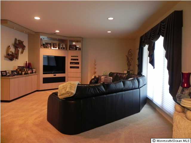 1 Pence Road Manalapan, NJ 07726 - Photo 4 of 18 Additional Photo