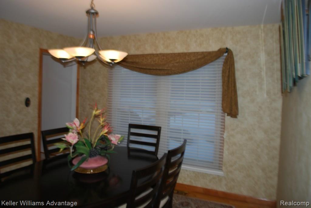 29806 West Eleven Mile Road Farmington Hills, MI 48334 - Photo 10 of 33