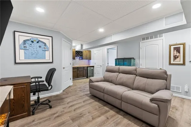 $368,000 | 1423 Northeast 102nd Terrace, Kansas City, MO 64155