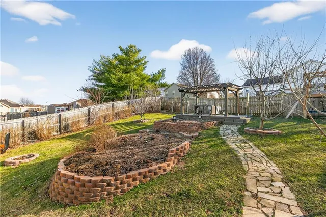 $368,000 | 1423 Northeast 102nd Terrace, Kansas City, MO 64155