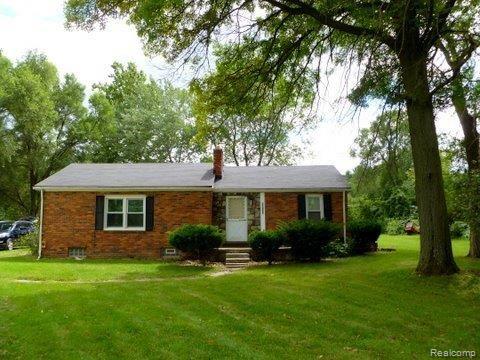 48733 9 9 Mile Road Northville, MI 48167 - Photo 1 of 17 Main Photo 9 MIle