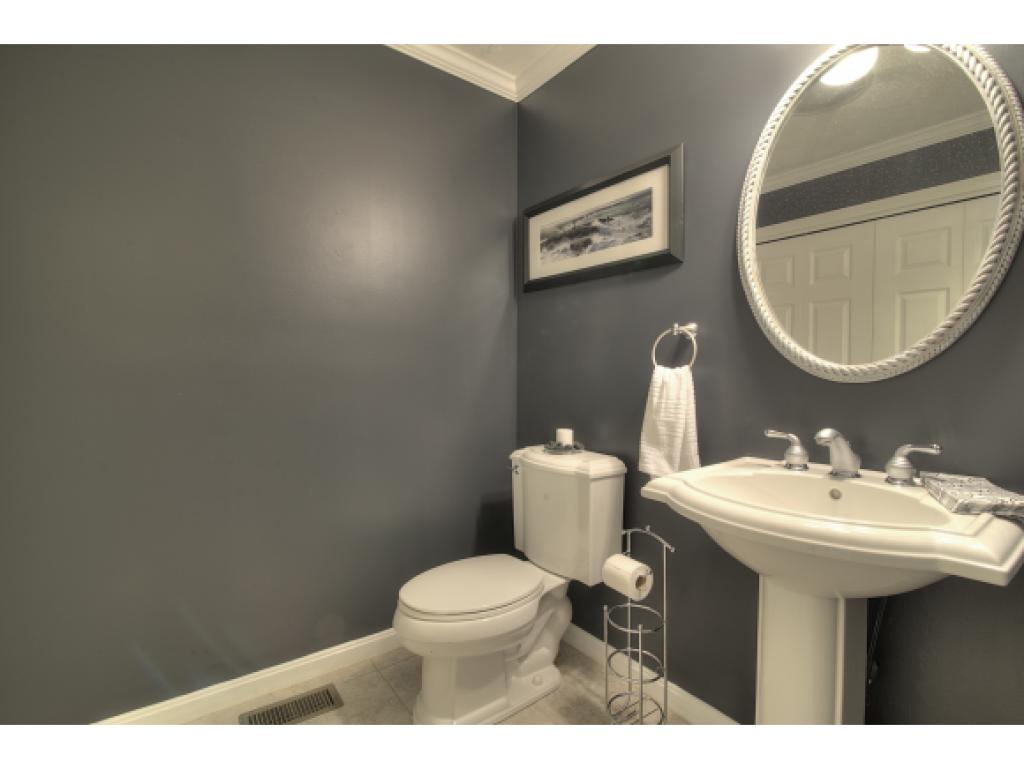 19 Hadleigh Road, Unit 19 Windham, NH 03087 - Photo 14 of 28