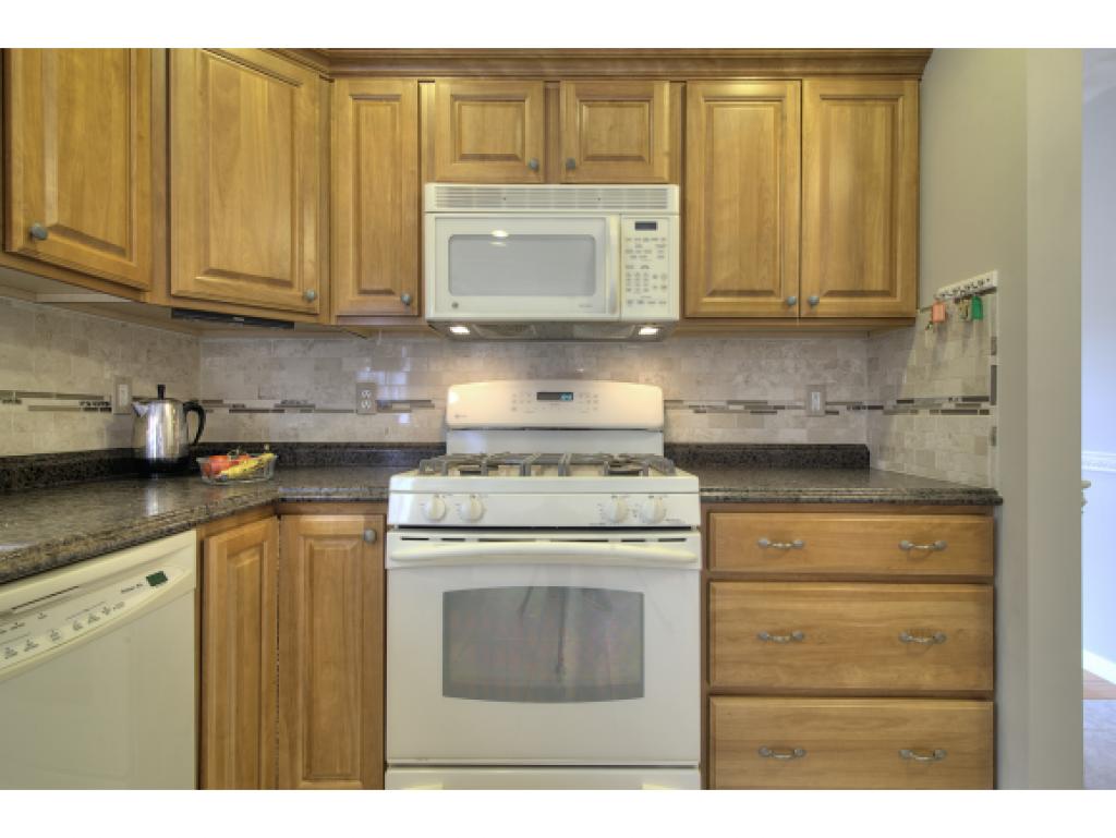 19 Hadleigh Road, Unit 19 Windham, NH 03087 - Photo 7 of 28