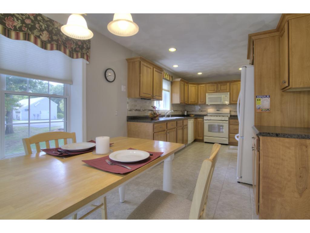 19 Hadleigh Road, Unit 19 Windham, NH 03087 - Photo 9 of 28