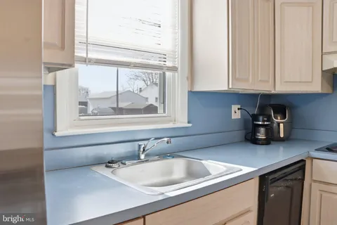 $315,000 | 304 New York Avenue, Claymont, DE 19703