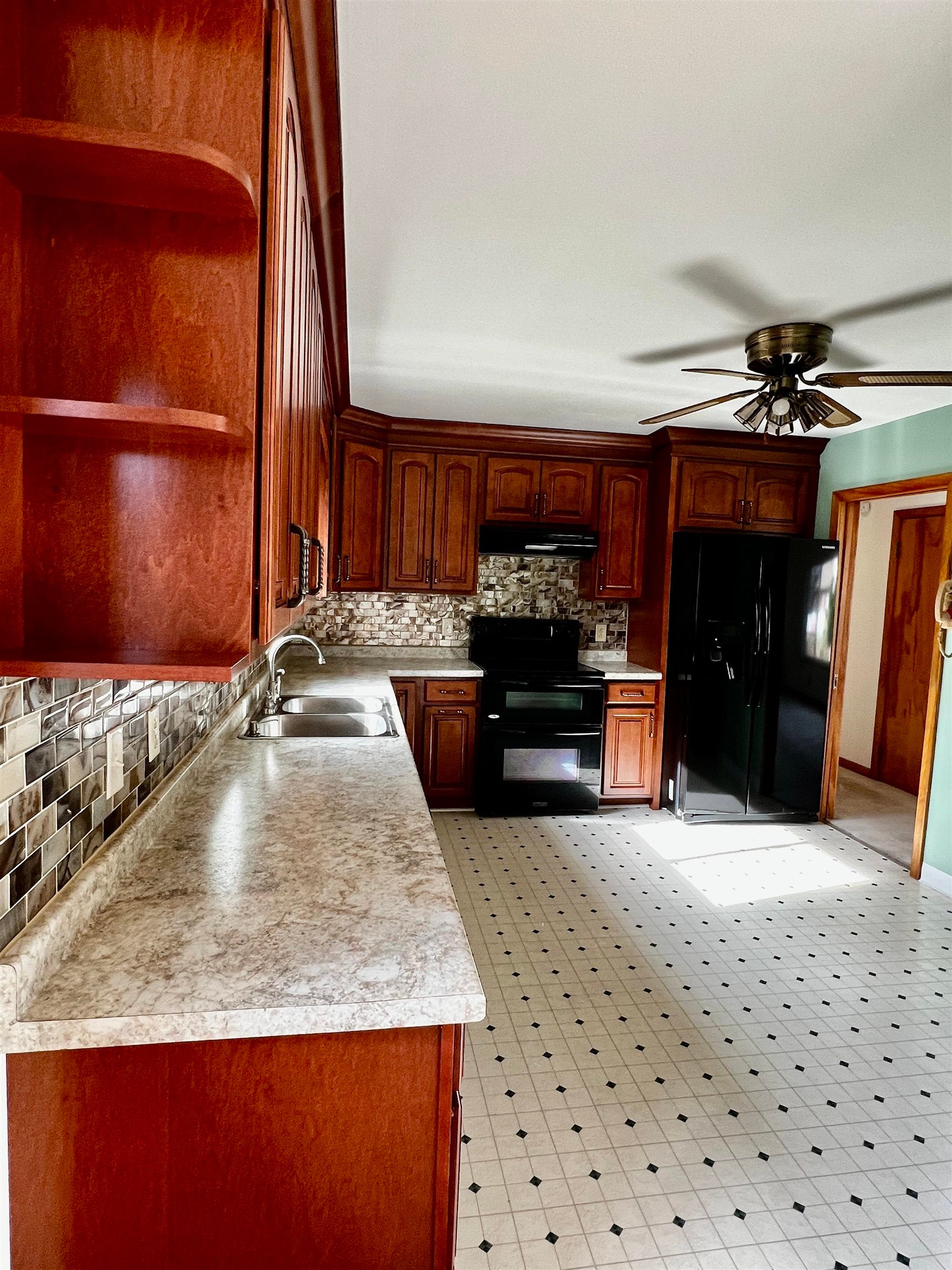 595 Tallwood Road Huntington, WV 25705 - Photo 8 of 32 Gallery Image 8