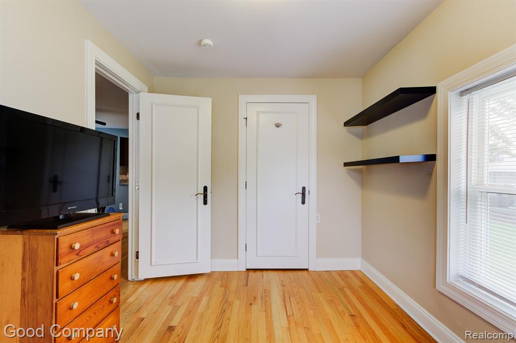 26280 Wolverine Street Madison Heights, MI 48071 - Photo 22 of 36