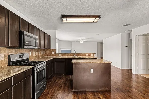 $1,875 | 1551 Brandywine Lane, Little Elm, TX 75068