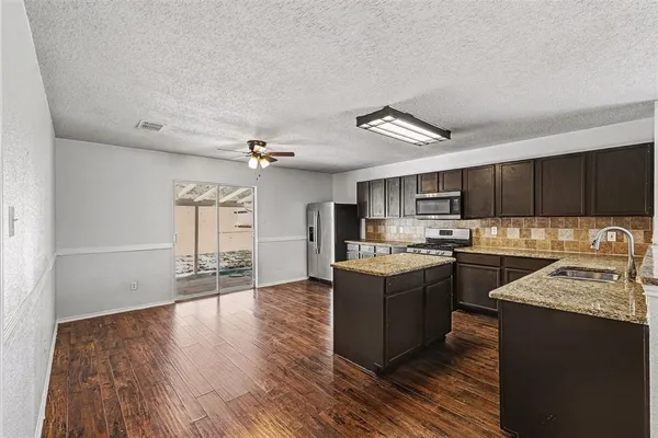 $1,875 | 1551 Brandywine Lane, Little Elm, TX 75068