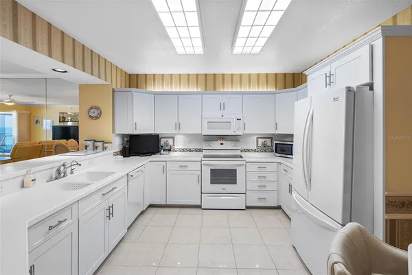 $1,950,000 | 16750 Gulf Boulevard, Unit 414, North Redington Beach, FL 33708