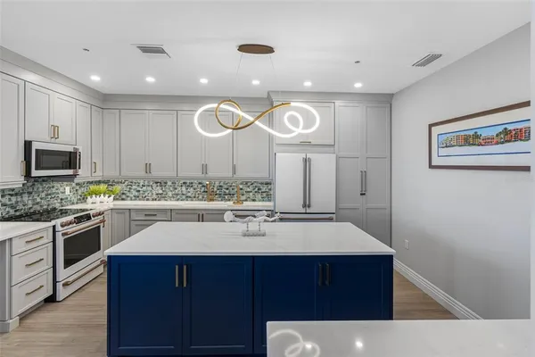 $1,950,000 | 16750 Gulf Boulevard, Unit 414, North Redington Beach, FL 33708