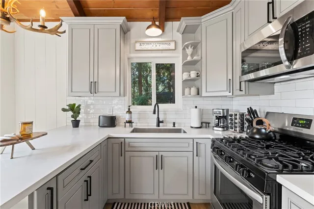 $390,000 | 698 West Victoria Court, Lake Arrowhead, CA 92352