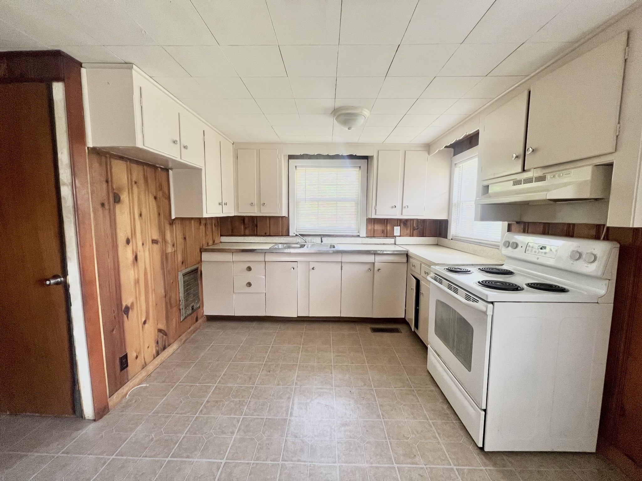 123 West Shellsford Road McMinnville, TN 37110 - Photo 9 of 15 Gallery Image 9