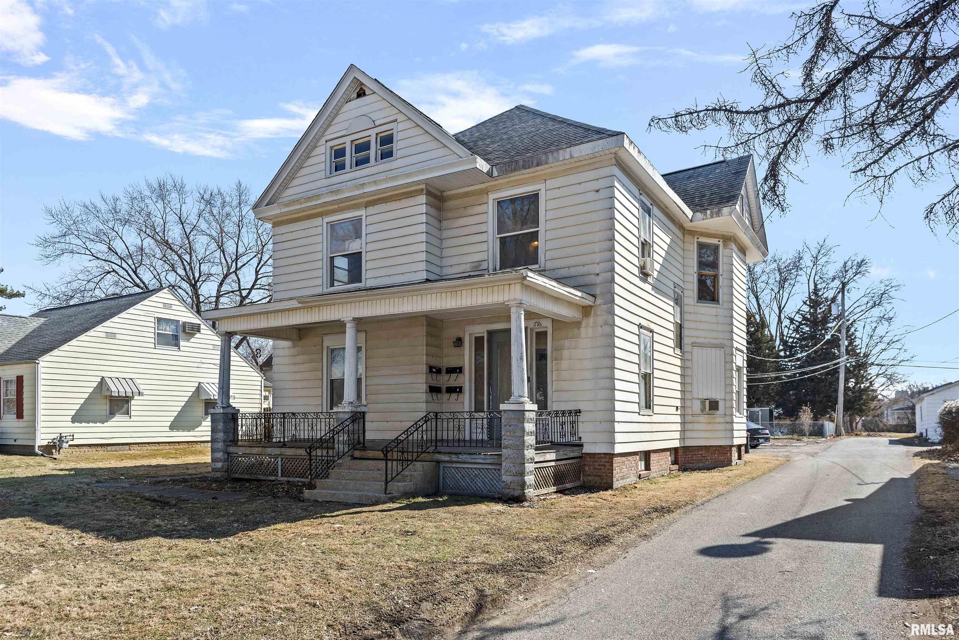 716 East Black Avenue Springfield, IL 62702 - Photo 1 of 24