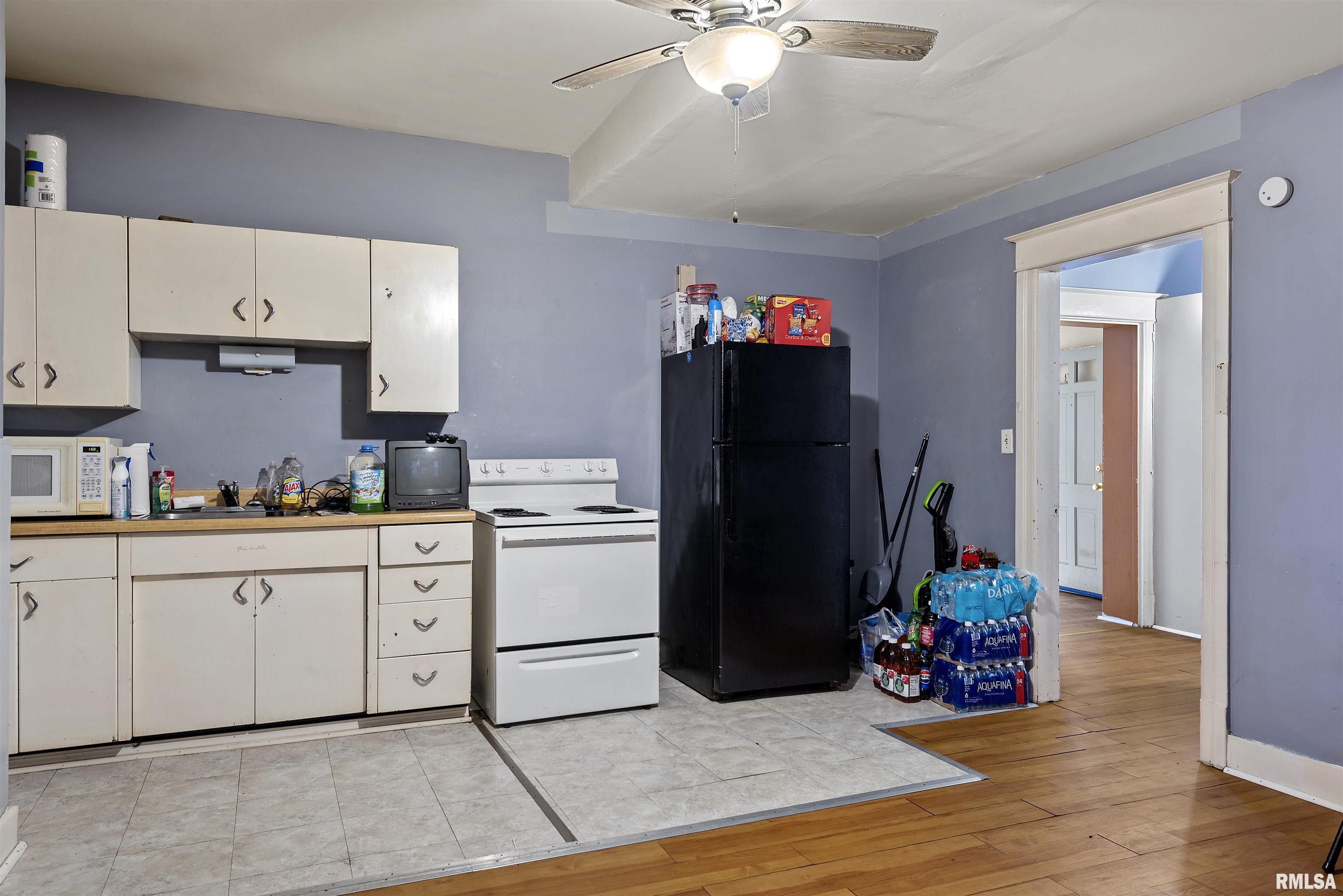 716 East Black Avenue Springfield, IL 62702 - Photo 11 of 24