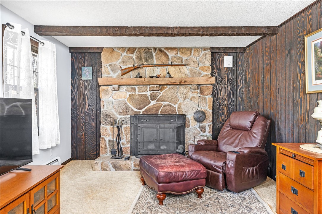 293 Lee Circle Burrillville, RI 02859 - Photo 13 of 40