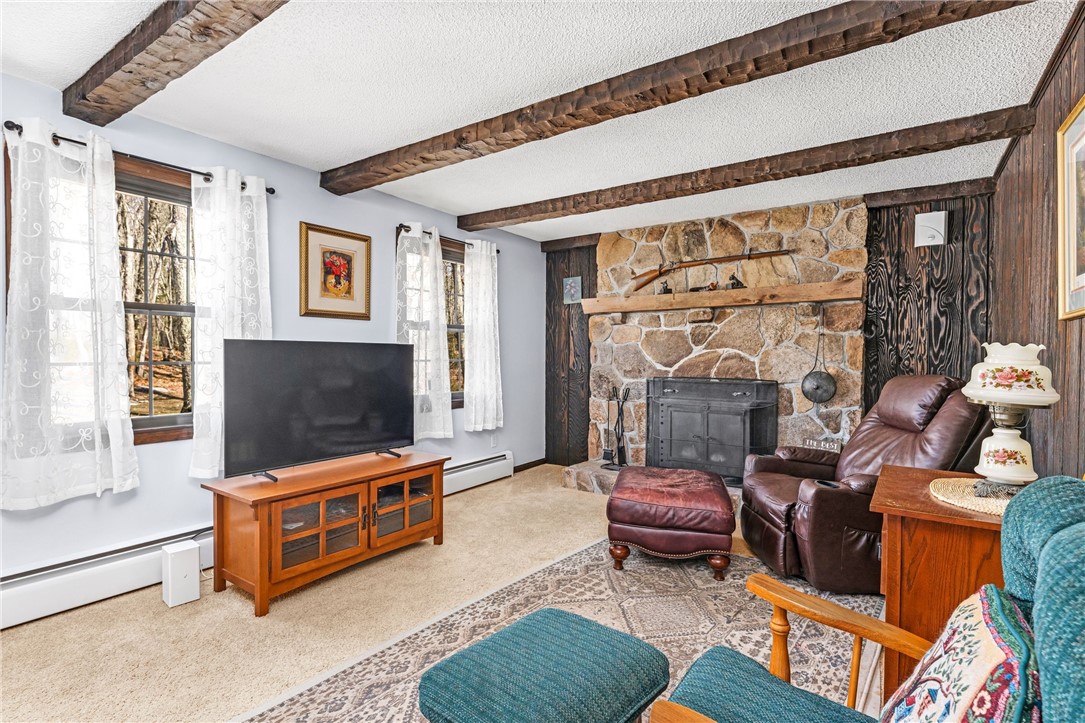 293 Lee Circle Burrillville, RI 02859 - Photo 14 of 40