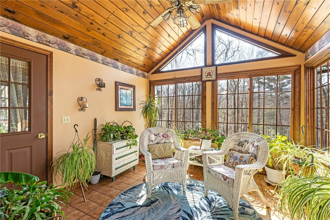 293 Lee Circle Burrillville, RI 02859 - Photo 15 of 40