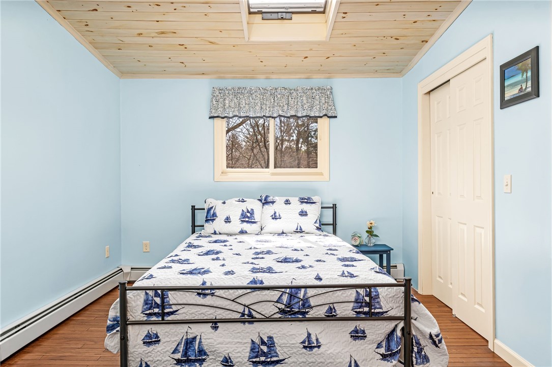 293 Lee Circle Burrillville, RI 02859 - Photo 20 of 40