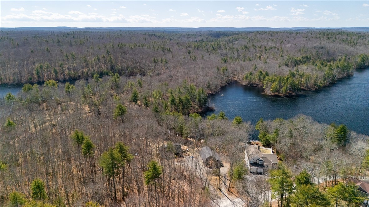 293 Lee Circle Burrillville, RI 02859 - Photo 2 of 40