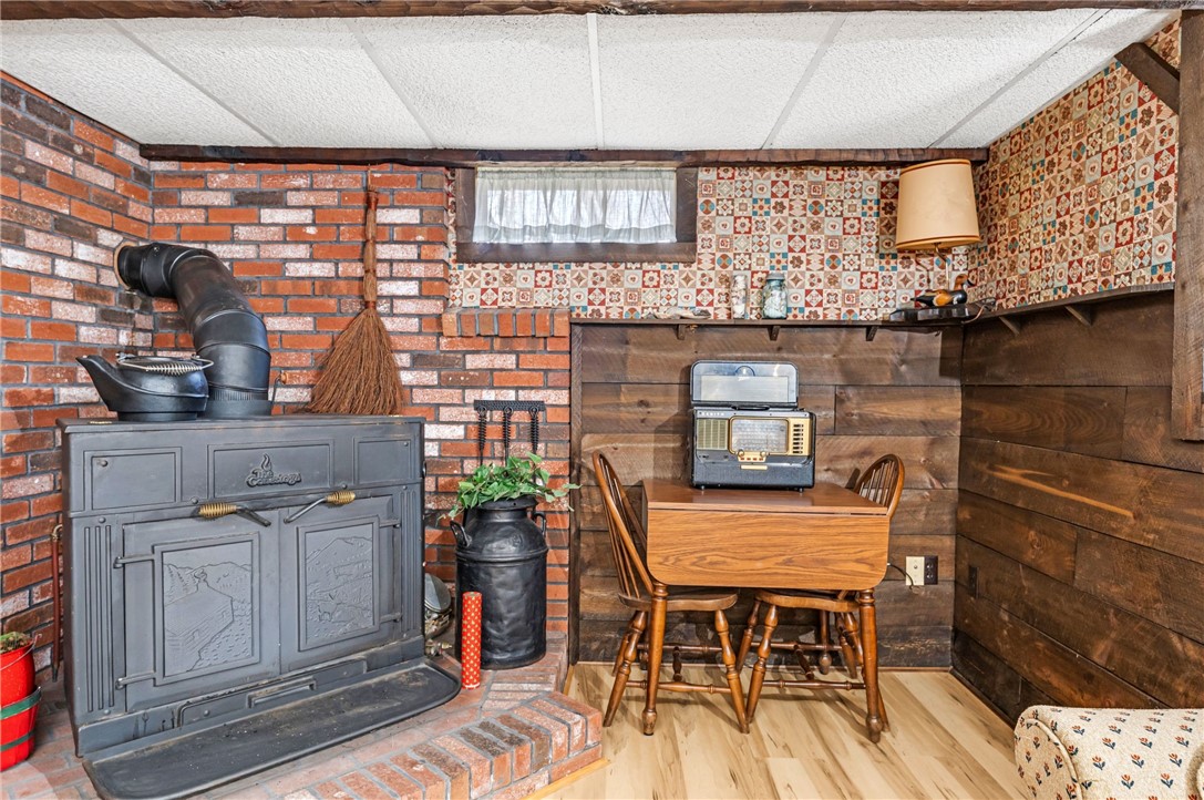 293 Lee Circle Burrillville, RI 02859 - Photo 24 of 40