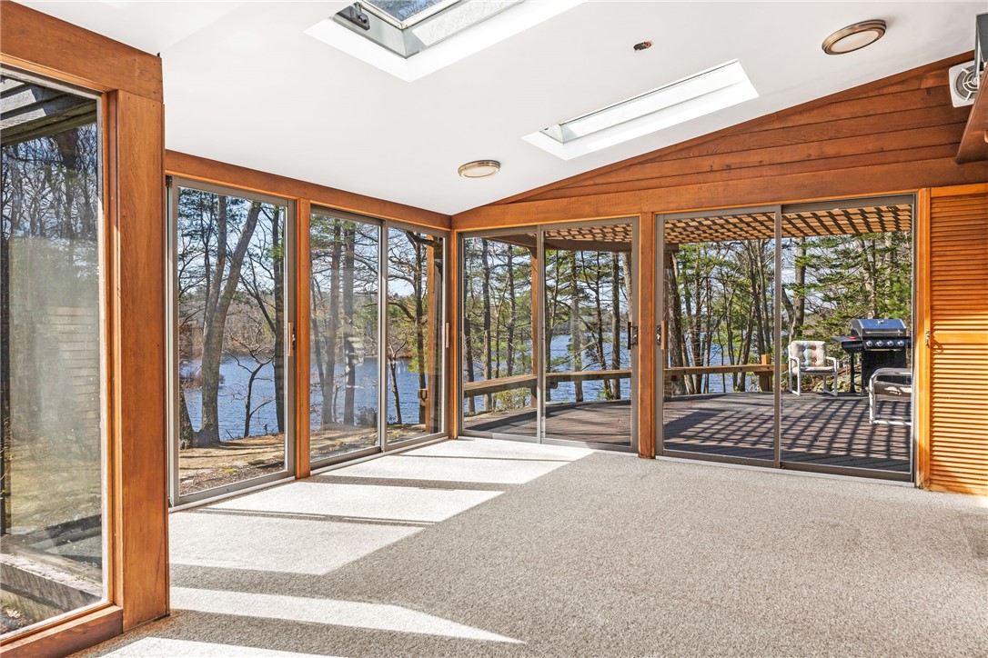 293 Lee Circle Burrillville, RI 02859 - Photo 25 of 40