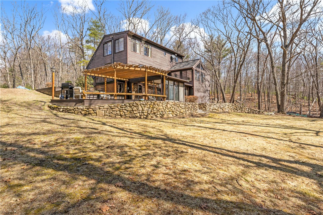 293 Lee Circle Burrillville, RI 02859 - Photo 36 of 40