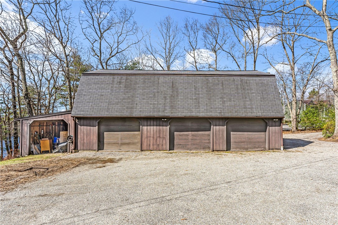 293 Lee Circle Burrillville, RI 02859 - Photo 38 of 40