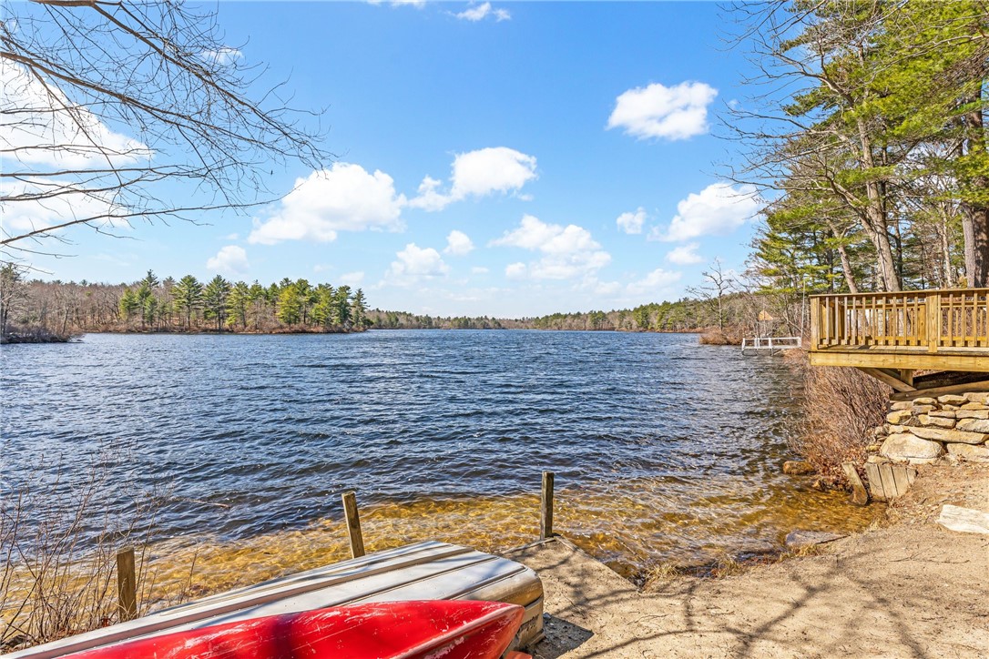 293 Lee Circle Burrillville, RI 02859 - Photo 4 of 40