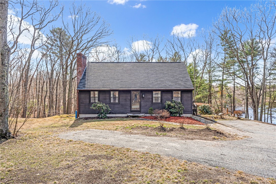 293 Lee Circle Burrillville, RI 02859 - Photo 5 of 40