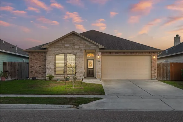 $2,499 | 3818 Pennine Way, Corpus Christi, TX 78414