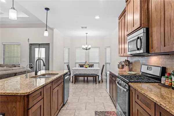 $2,499 | 3818 Pennine Way, Corpus Christi, TX 78414