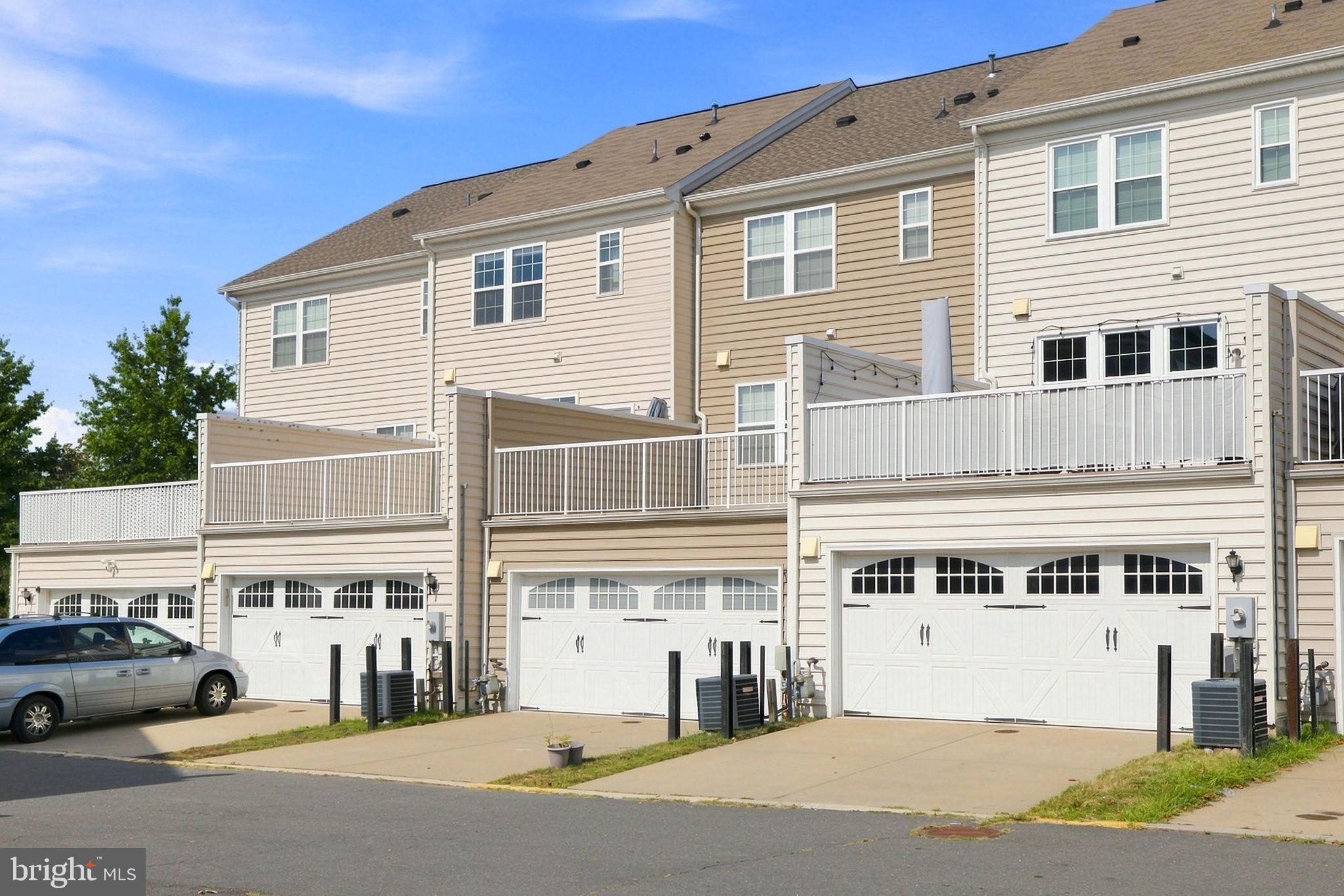 25678 Pleasant Valley Road Chantilly, VA 20152 - Photo 4 of 56 Rear of the TH