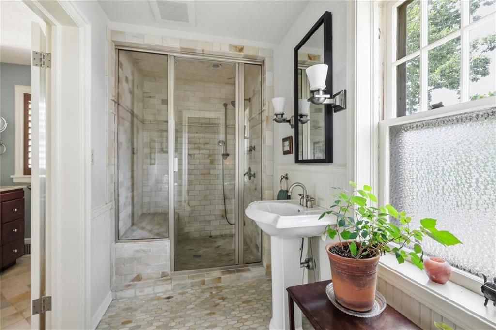 1141 Valentine Road Kansas City, MO 64111 - Photo 35 of 53