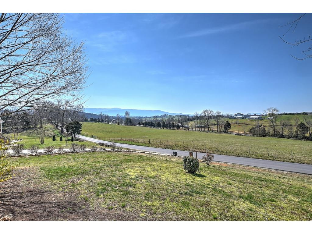 2405 Holly Creek Road Greeneville, TN 37745 - Photo 3 of 34 Photo 3