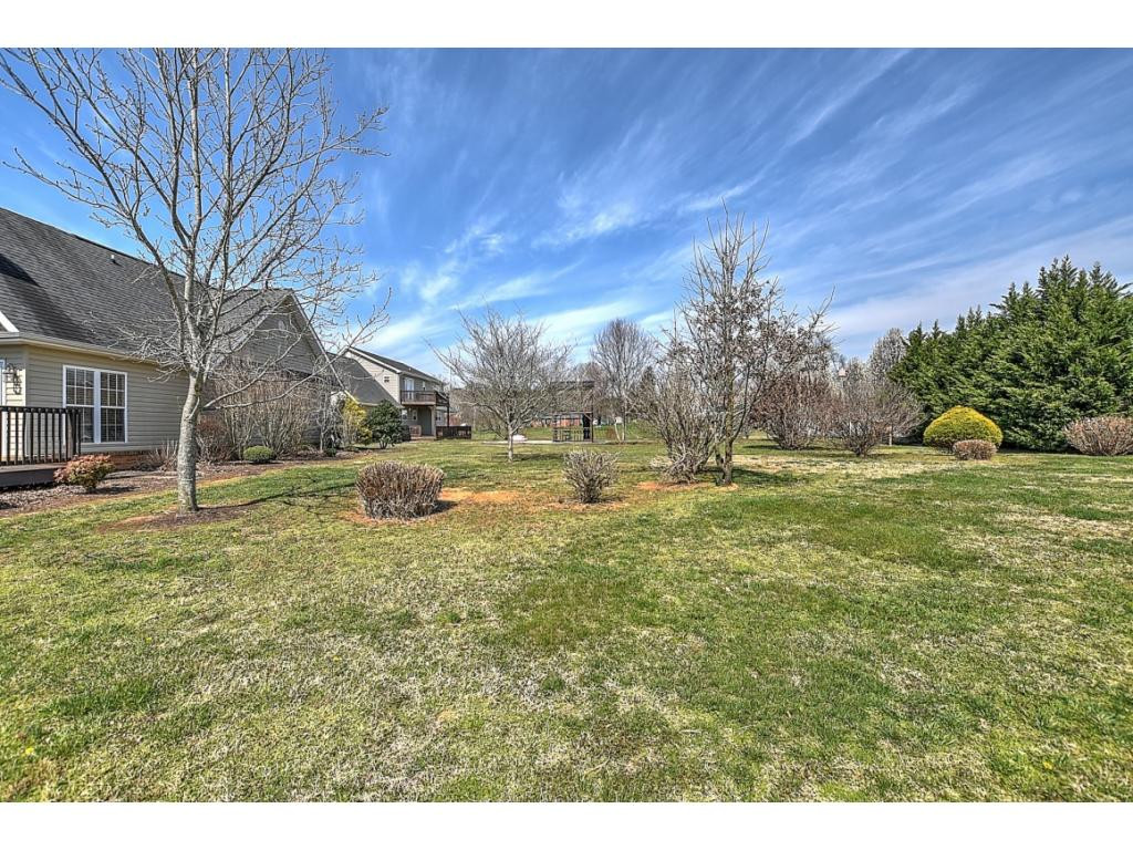 2405 Holly Creek Road Greeneville, TN 37745 - Photo 34 of 34 Photo 36