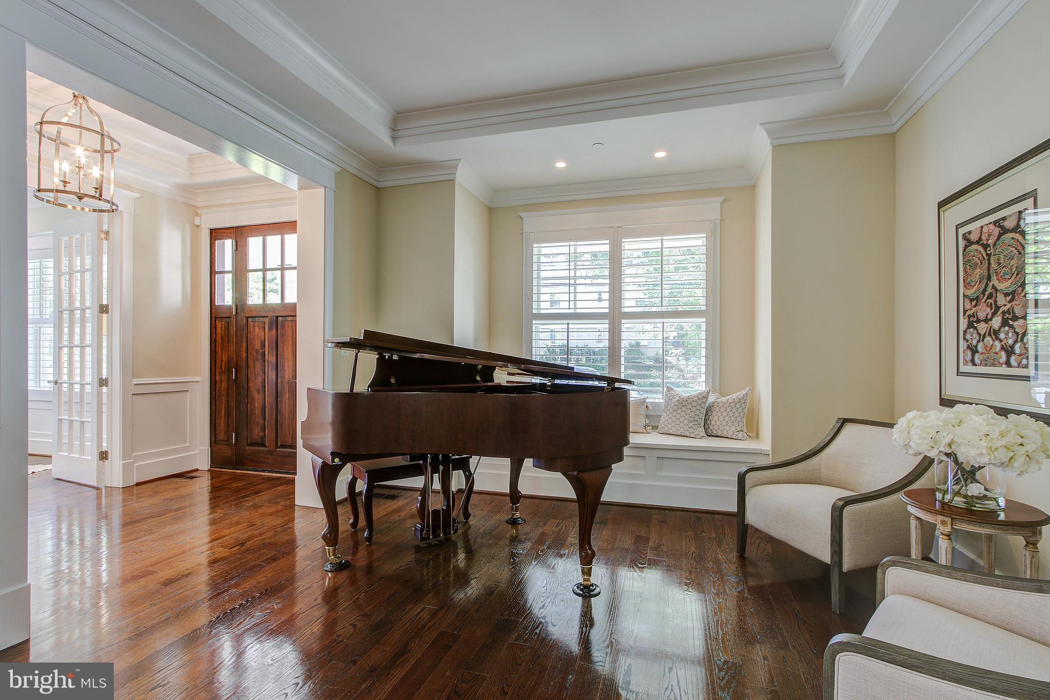 6101 Kirby Road Bethesda, MD 20817 - Photo 12 of 51 Formal Living Room