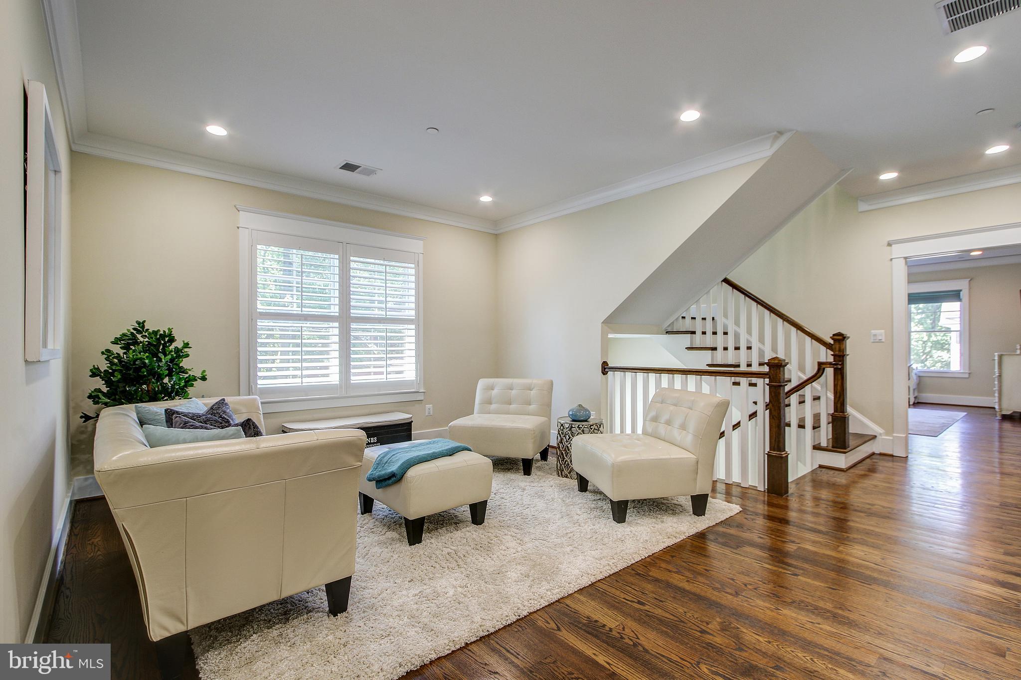 6101 Kirby Road Bethesda, MD 20817 - Photo 28 of 51 UPPER LEVEL 2ND FAMILY ROOM