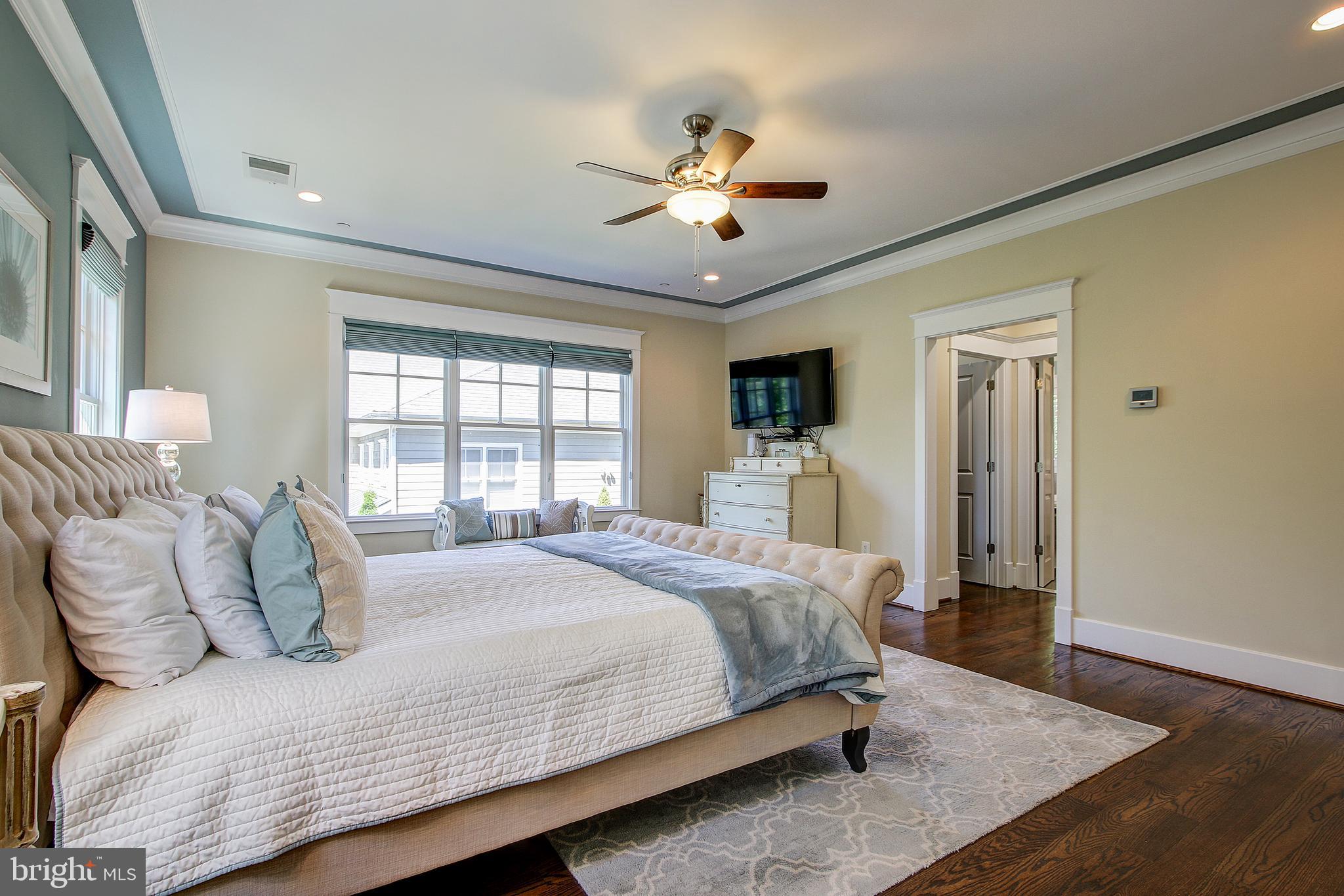 6101 Kirby Road Bethesda, MD 20817 - Photo 32 of 51 MASTER BEDROOM SUITE